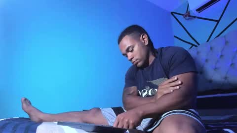 independent model online show from March 9, 2:21 pm