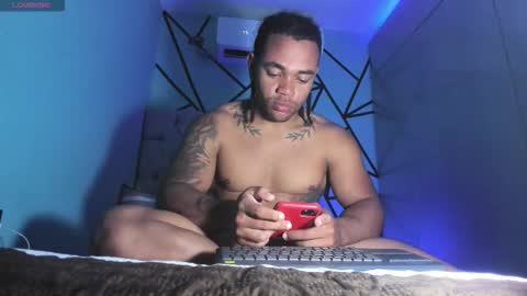 independent model online show from March 16, 7:07 pm