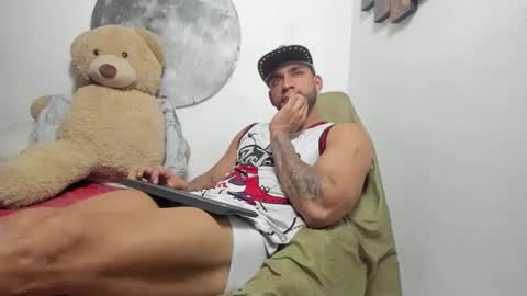 Juanes online show from January 12, 1:23 am