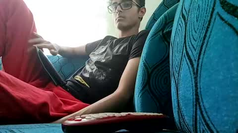 Juanesan CaballeroSolitario online show from September 24, 6:58 pm