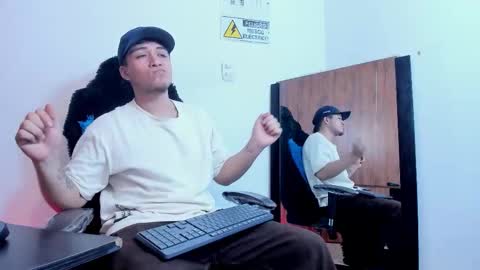 Snapshot of juanmechanic chatting on September 23, 7:42 pm JUAN  online show from September 23, 7:42 pm
