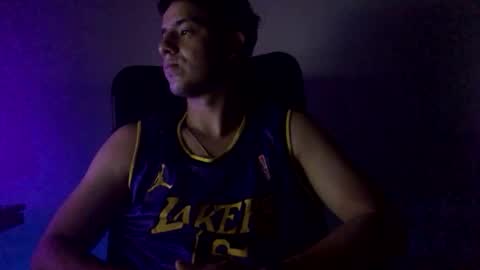 juannvalencia11 online show from April 19, 4:35 am