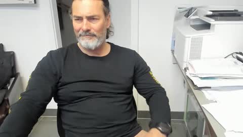 Snapshot of juergenkru chatting on February 13, 11:17 am Giovanni50pro online show from February 13, 11:17 am