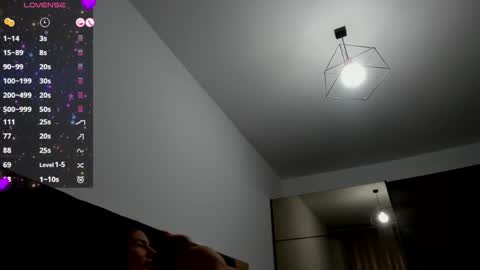 Alinna   online show from April 6, 3:15 am