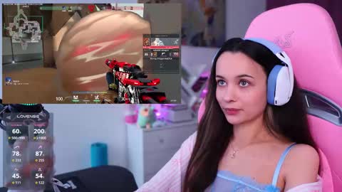 Snapshot of juicy___angel chatting on October 20, 11:37 am Angelina online show from October 20, 11:37 am