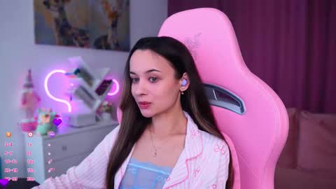 Snapshot of juicy___angel chatting on October 9, 9:48 am Angelina online show from October 9, 9:48 am