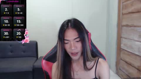 Ellah online show from September 25, 9:00 pm