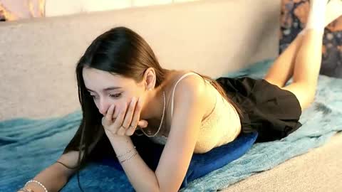 leyla online show from October 20, 7:35 am