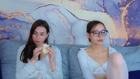 leyla online show from October 9, 8:31 am
