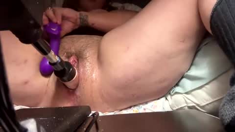 juicymamas online show from December 25, 9:34 am