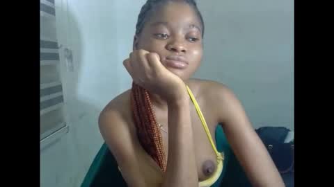 juicynpinkx online show from March 26, 4:01 pm