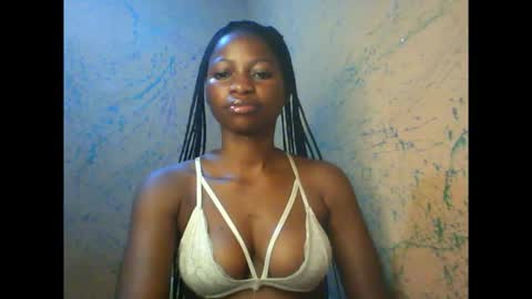 Snapshot of juicypiexx chatting on October 16, 1:05 am juicypiexx online show from October 16, 1:05 am