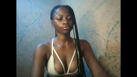 Snapshot of juicypiexx chatting on October 3, 11:35 pm juicypiexx online show from October 3, 11:35 pm