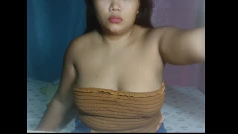 juicypussyasian23 online show from November 5, 7:05 pm