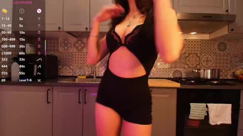 Juicy online show from November 12, 4:53 pm