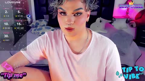 Snapshot of jujubee_lander chatting on January 29, 9:39 pm Jujubee online show from January 29, 9:39 pm