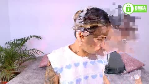 Jules and Gia online show from April 9, 2:01 pm