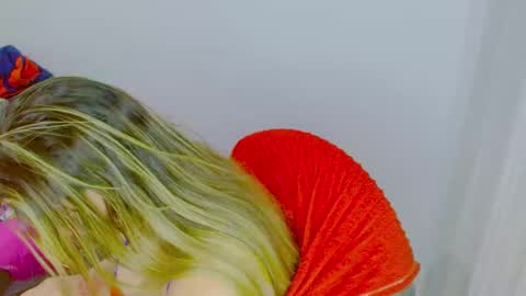  Juliana Torres  online show from October 12, 10:55 pm