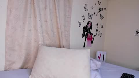 Juli online show from February 24, 6:04 pm