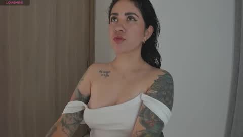 Juli Modelo Independiente online show from October 18, 6:12 pm