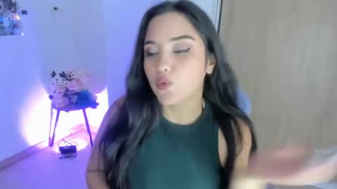 juli_santos_22 online show from September 21, 4:44 pm