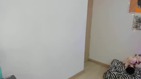 juli_santos_22 online show from January 10, 6:57 pm