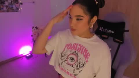 juli_santos_22 online show from September 17, 7:17 pm