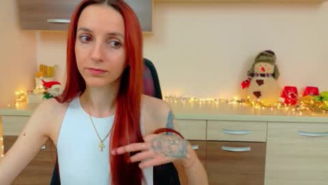 JuliaJae online show from December 16, 7:15 am