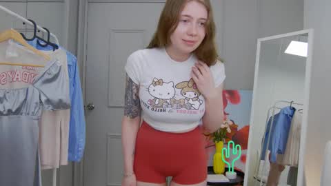 julia_fique online show from November 5, 1:35 pm