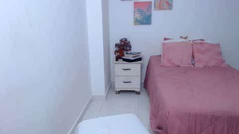 julia online show from November 7, 8:28 am