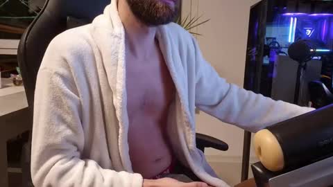 julia_official online show from January 9, 7:52 pm