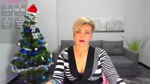 Julia online show from December 22, 1:18 pm