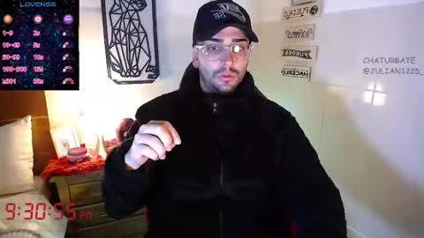 Snapshot of julian1225_ chatting on September 24, 2:29 am Julian online show from September 24, 2:29 am