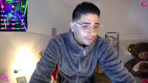 Snapshot of julian1225_ chatting on March 4, 1:34 am Julian online show from March 4, 1:34 am