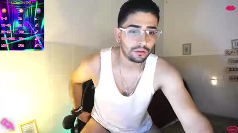 Snapshot of julian1225_ chatting on March 12, 11:01 pm Julian online show from March 12, 11:01 pm