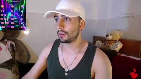 Snapshot of julian1225_ chatting on February 7, 8:42 pm Julian online show from February 7, 8:42 pm