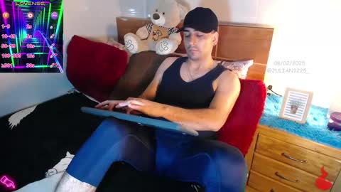 Snapshot of julian1225_ chatting on February 8, 5:50 pm Julian online show from February 8, 5:50 pm