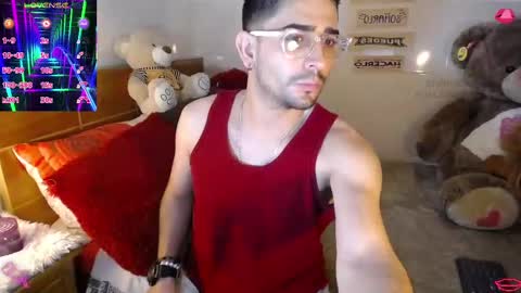 Snapshot of julian1225_ chatting on March 8, 2:01 am Julian online show from March 8, 2:01 am