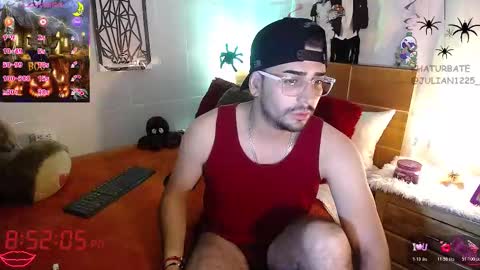 Snapshot of julian1225_ chatting on October 23, 1:51 am Julian online show from October 23, 1:51 am