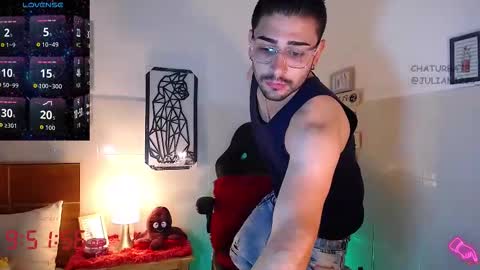 Snapshot of julian1225_ chatting on September 25, 2:51 am Julian online show from September 25, 2:51 am