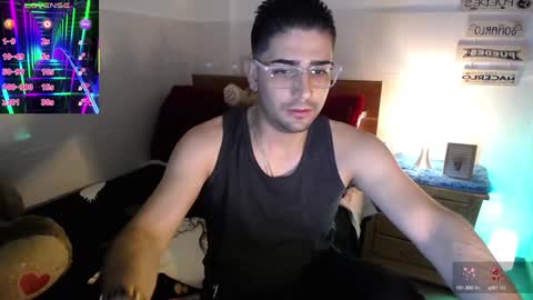 Snapshot of julian1225_ chatting on January 27, 4:33 pm Julian online show from January 27, 4:33 pm