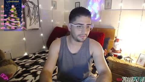 Snapshot of julian1225_ chatting on December 13, 4:49 pm Julian online show from December 13, 4:49 pm