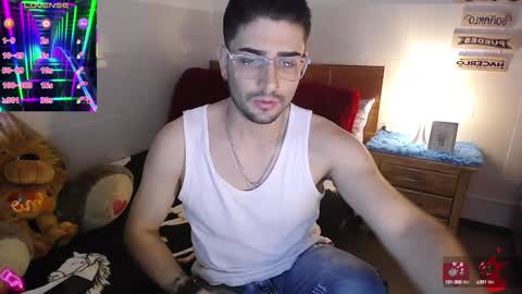 Snapshot of julian1225_ chatting on January 19, 1:53 am Julian online show from January 19, 1:53 am