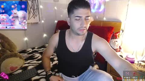 Snapshot of julian1225_ chatting on December 10, 2:28 pm Julian online show from December 10, 2:28 pm