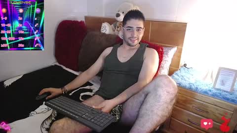 Snapshot of julian1225_ chatting on January 18, 2:25 am Julian online show from January 18, 2:25 am