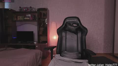 julian_cassablanca online show from April 12, 3:54 am