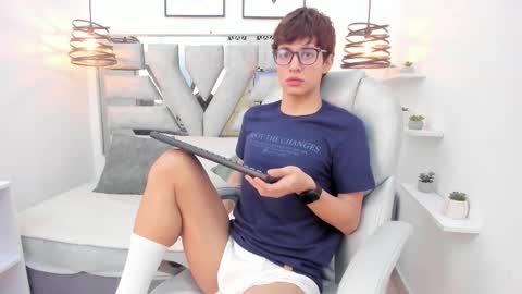 julian_steward online show from December 20, 9:33 pm