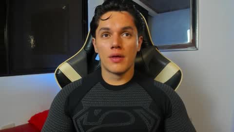 julian_wallace online show from February 28, 1:42 am