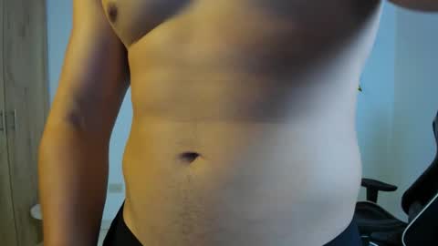 julian_wallace online show from January 10, 10:15 pm