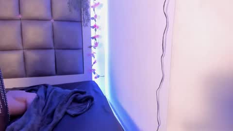 juliana_js_ online show from February 3, 6:40 am